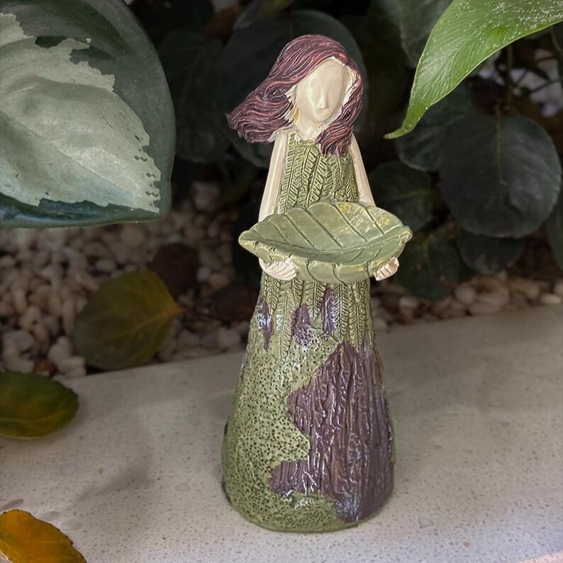 🌱😮Garden Girl Sculpture: Bee & Butterfly Water Feeder